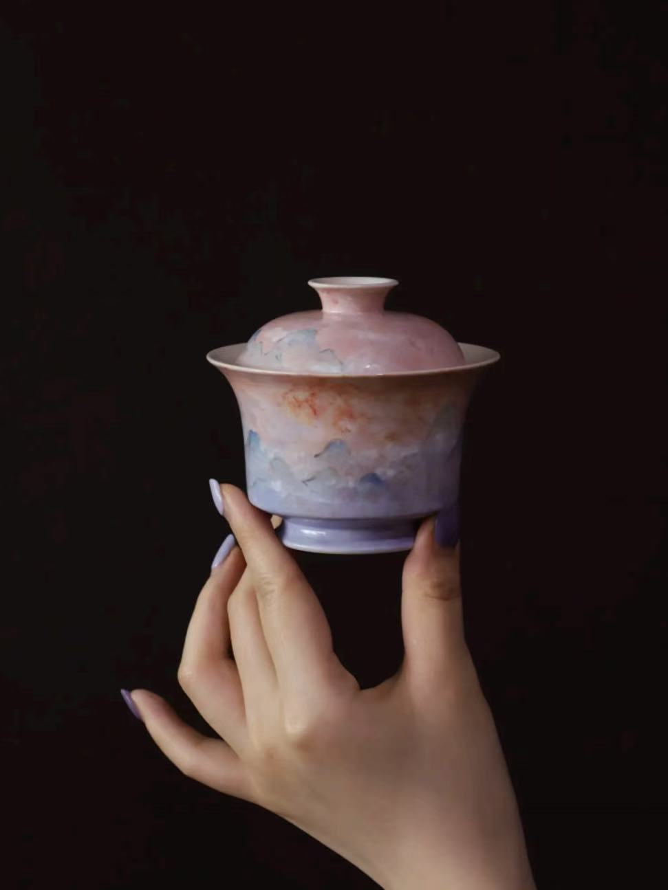 Hand-Painted Cup with Lid – Thousand-Mile Landscape