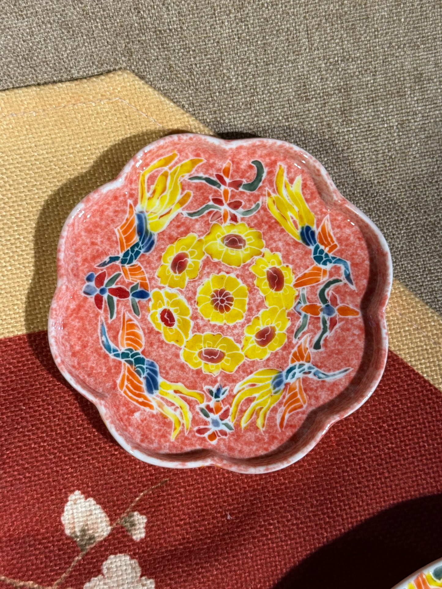 Flying Vermilion Petals Plate