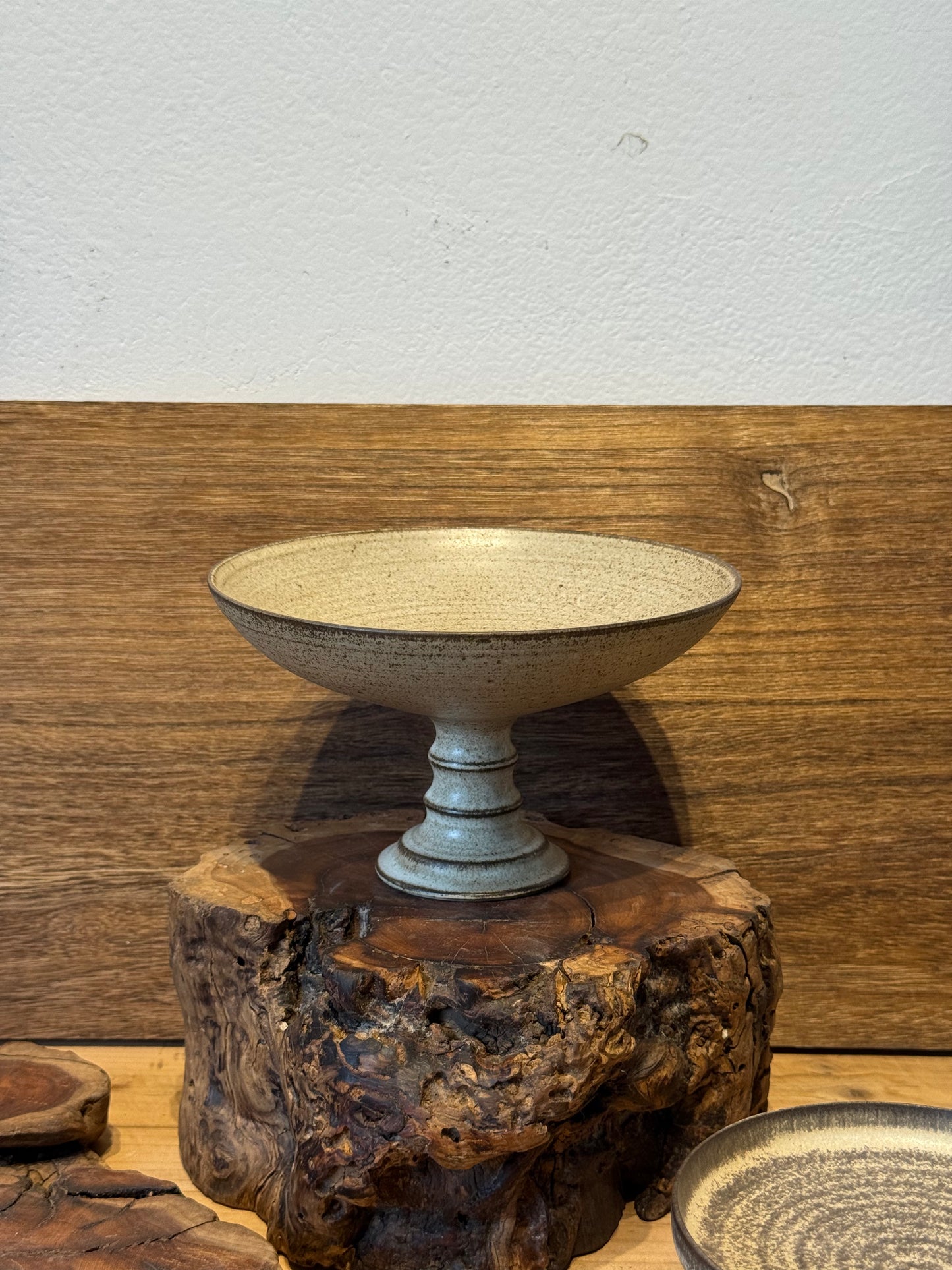 Earthborn Pedestal Plates
