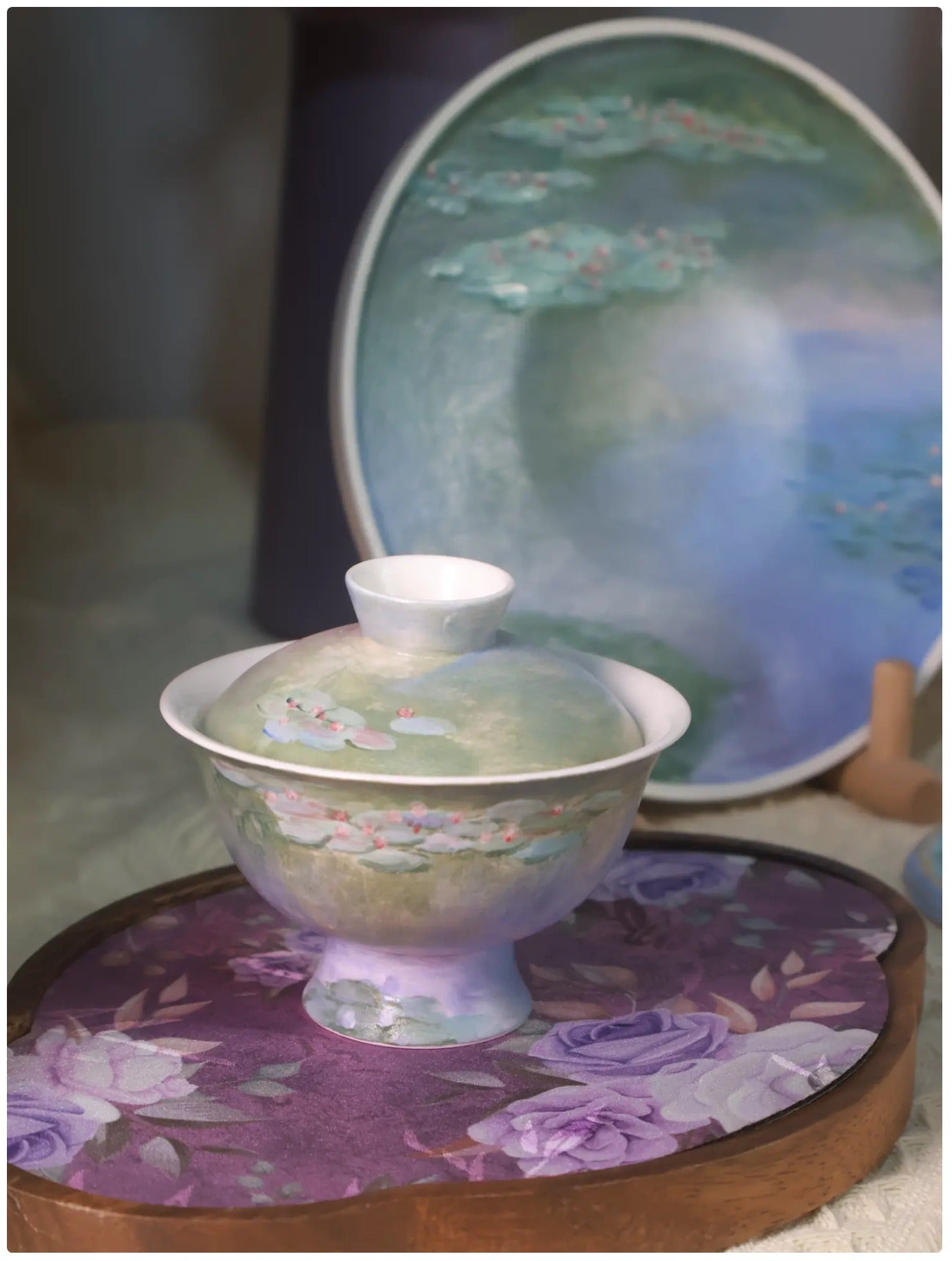 Hand-Painted Water Lilies Cup with Lid – Monet Series
